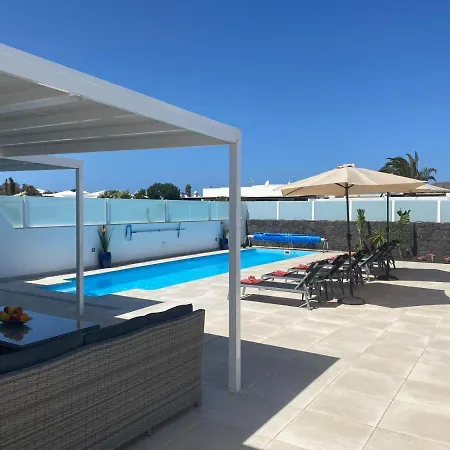 Ashdene - Luxury Modern With Large Heated Pool Wifi Uk Tv Bar & Bbq Вилла Коста Бланка