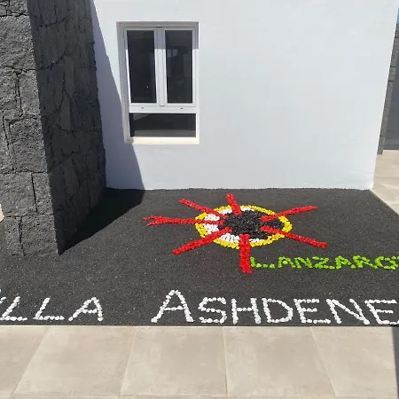 Ashdene - Luxury Modern With Large Heated Pool Wifi Uk Tv Bar & Bbq Vila Playa Blanca (Lanzarote)