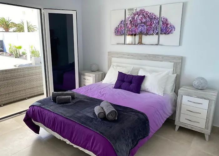 Villa Ashdene - Luxury Modern With Large Heated Pool Wifi Uk Tv Bar & Bbq