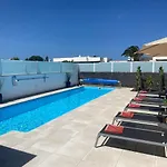 Ashdene - Luxury Modern With Large Heated Pool Wifi Uk Tv Bar & Bbq *